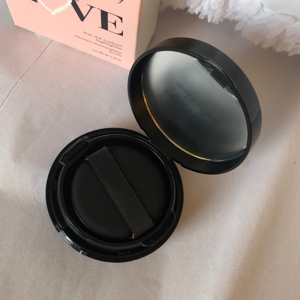 Avon Pink Highlighter Compact - Picture 4 of 6